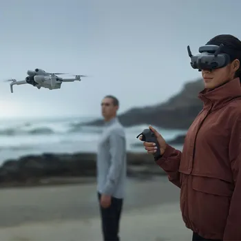 DJI RC MOTION 3 (1 / 8)