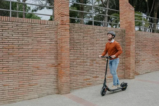 SEGWAY NINEBOT KICKSCOOTER F2 PRO E II | 460WH | 900W MAX | 25KM/H | 65KM | 120KG (2 / 8)