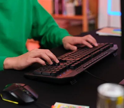 TRUST GXT 836 EVOCX ILLUMINATED GAMING KEYBOARD WITH RAINBOW WAVE RGB (6 / 11)
