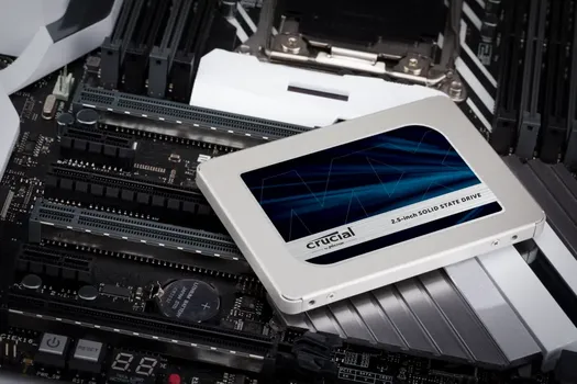 CRUCIAL MX500 250GB / SSD (2 / 4)