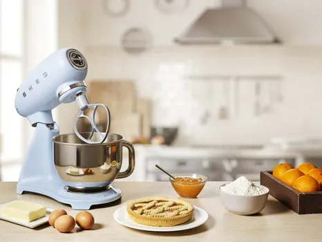 SMEG KUHINJSKI ROBOT SMF03PBEU (8 / 8)