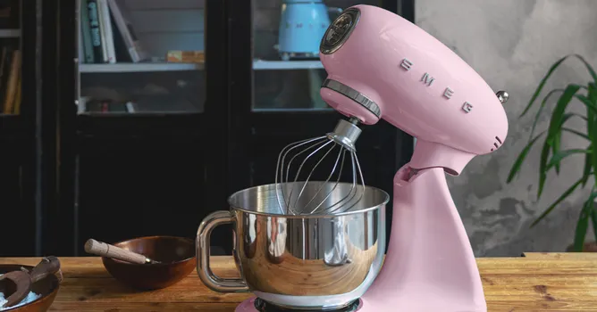 SMEG KUHINJSKI ROBOT SMF03PKEU (9 / 9)