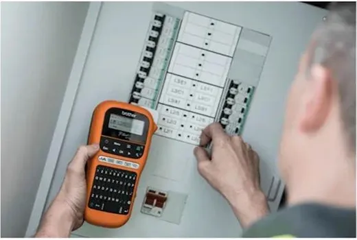 BROTHER PRINTER ZA NALJEPNICE PT-E110VP NARANDŽASTI (4 / 4)